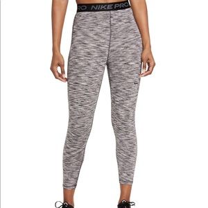 Women’s fitted space dyed cropped tights